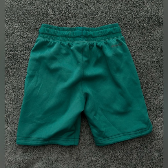Boys shorts size 4/5 XS - Picture 3 of 3